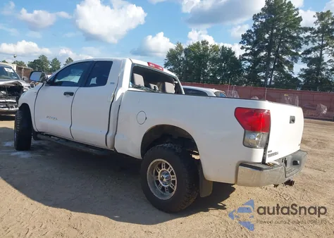 2009 Toyota Tundra Sr5 4.7L V8 z USA, uszkodzony, nr VIN 5TFBT54139X014883